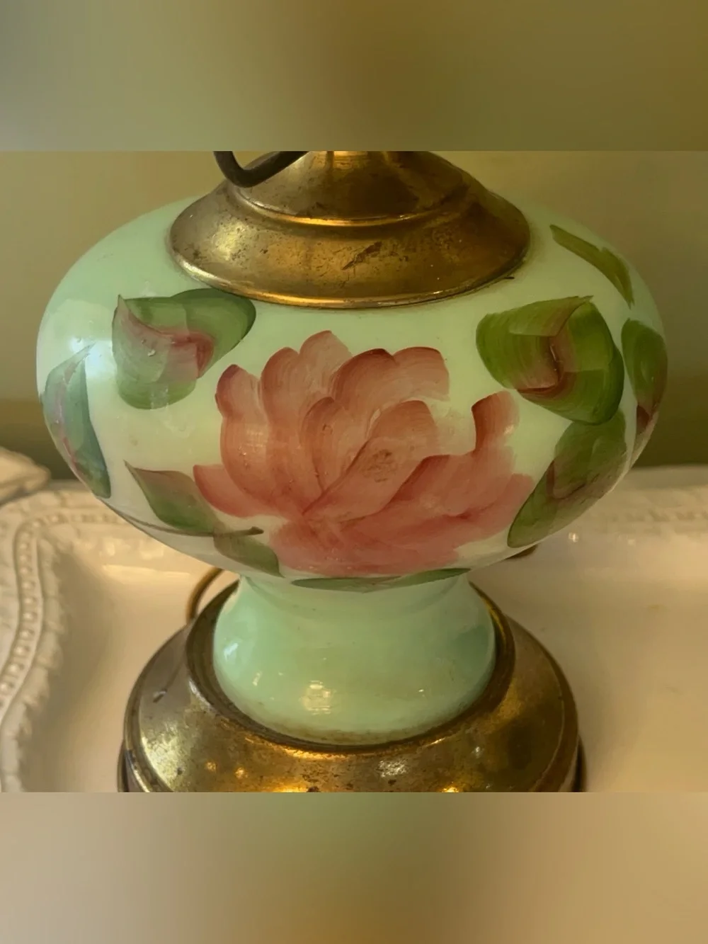 GWTW Traditional Victorian hurricane/parlor 3 way lamp handpainted antique brass